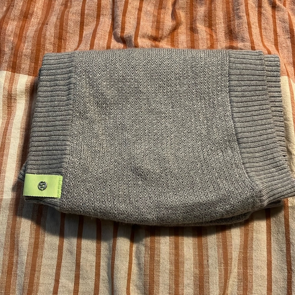 Lululemon merino wool infinity scarf